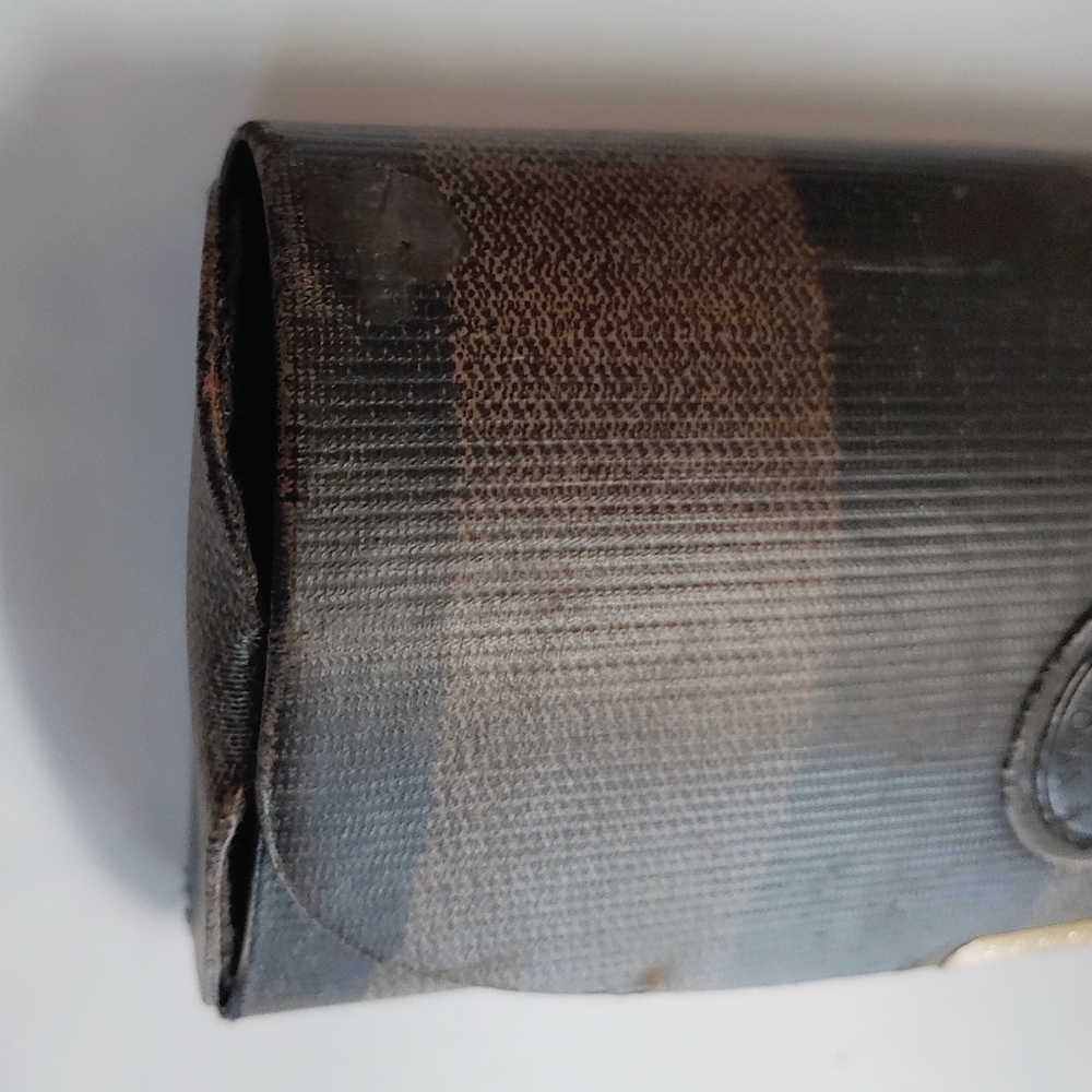 Vintage Fendi Sunglasses Case - Gem display picture 1